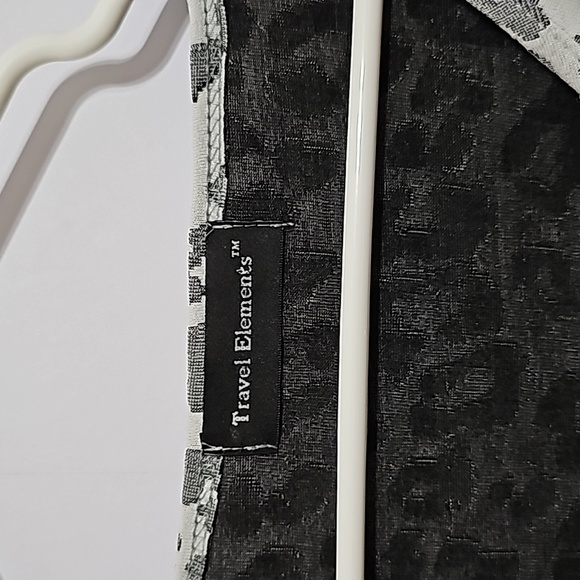 Travel Elements Top - Picture 6 of 9